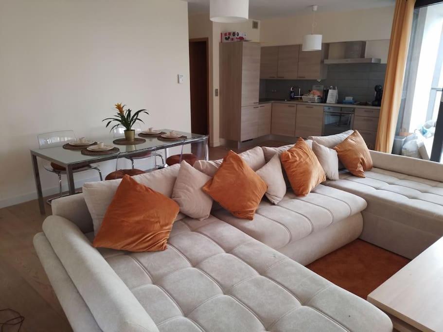 Beautiful 2Br/2Bar Apartement In European District Брюксел Екстериор снимка
